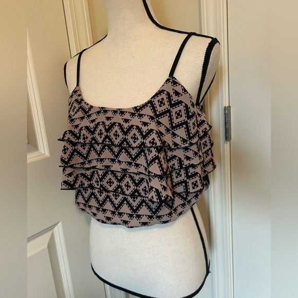 Aztec boho ruffly crop tank - Picture 2 of 6